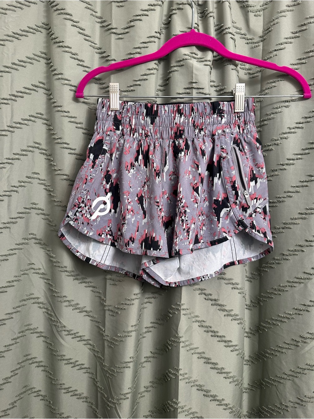 Lululemon Hotty Hot shorts size 4 regular 2.5”with liner
Tags: Nike, Alo yoga
